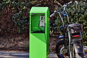 Детальніше про статтю Види та правила заряджання акумуляторів.