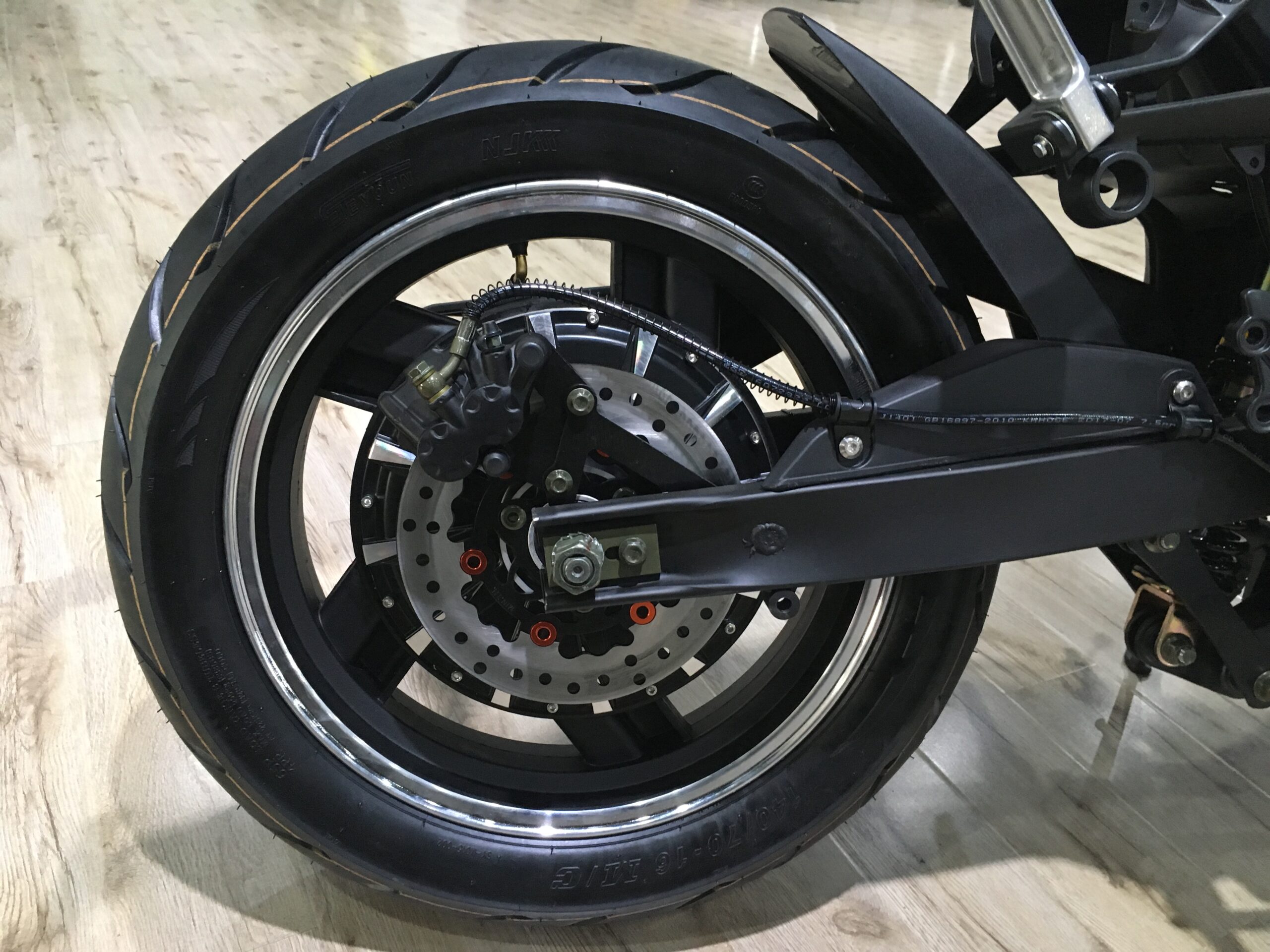 Электромотоцикл ElWinn EM-122 — изображение 2