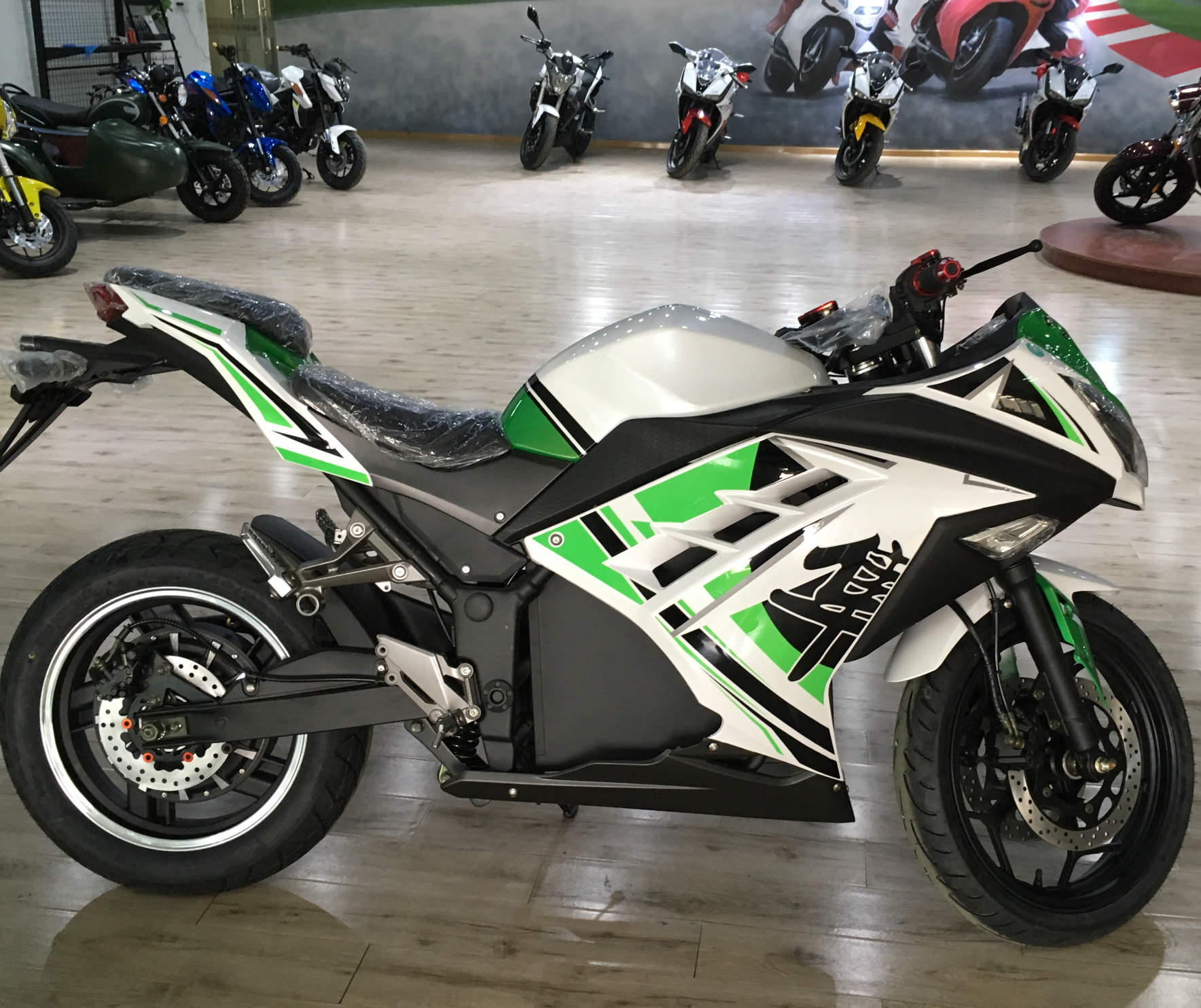 Электромотоцикл ElWinn EM-122 — изображение 3