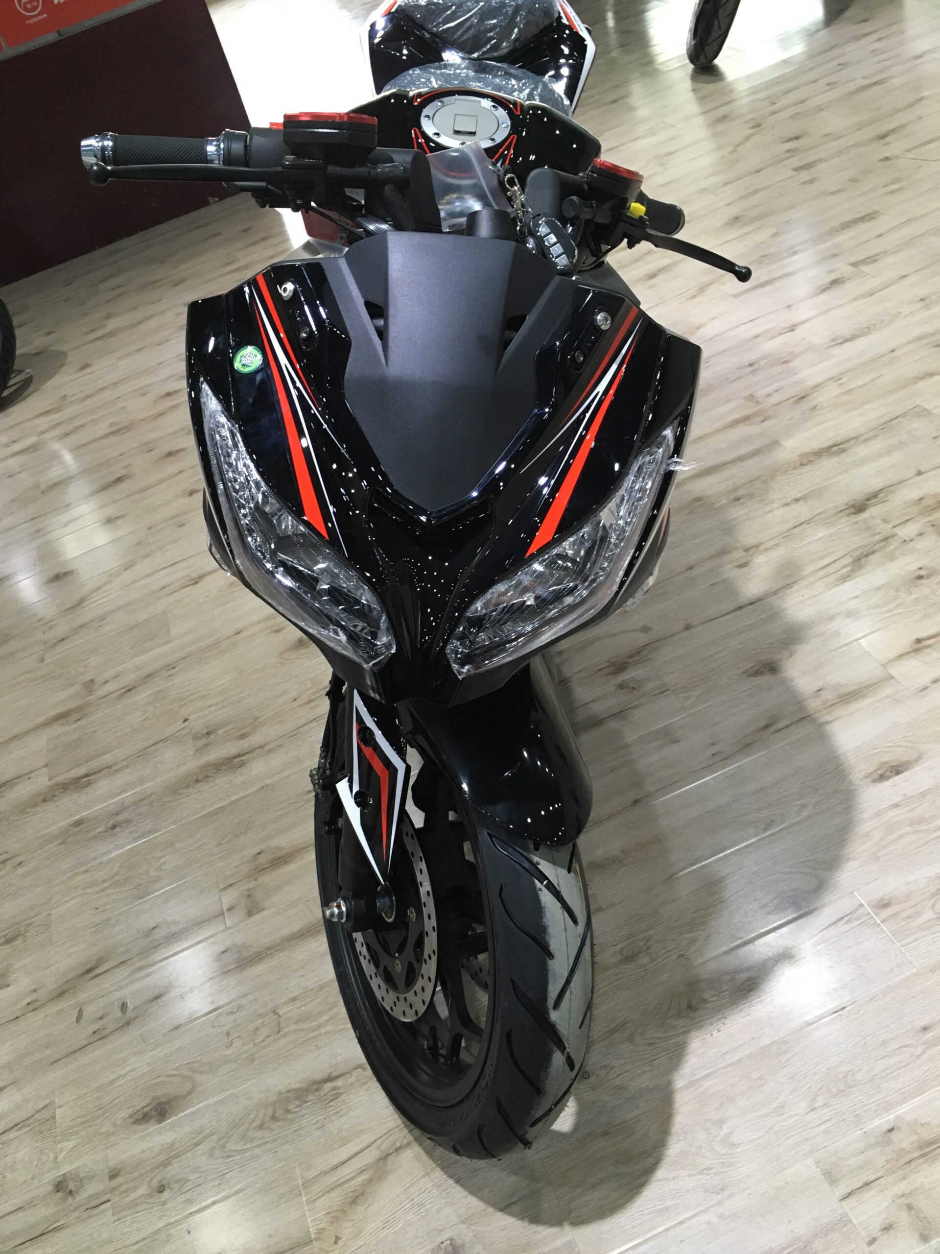 Электромотоцикл ElWinn EM-122 — изображение 8