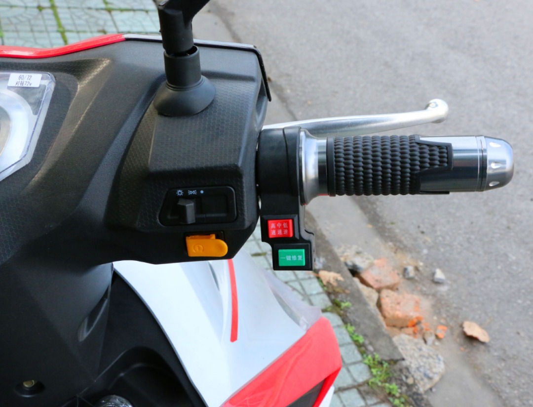 ручка газу електроскутера ElWinn EM-2200