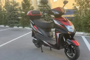 Детальніше про статтю Огляд і тест драйв електроскутера ElWinn EM-2200