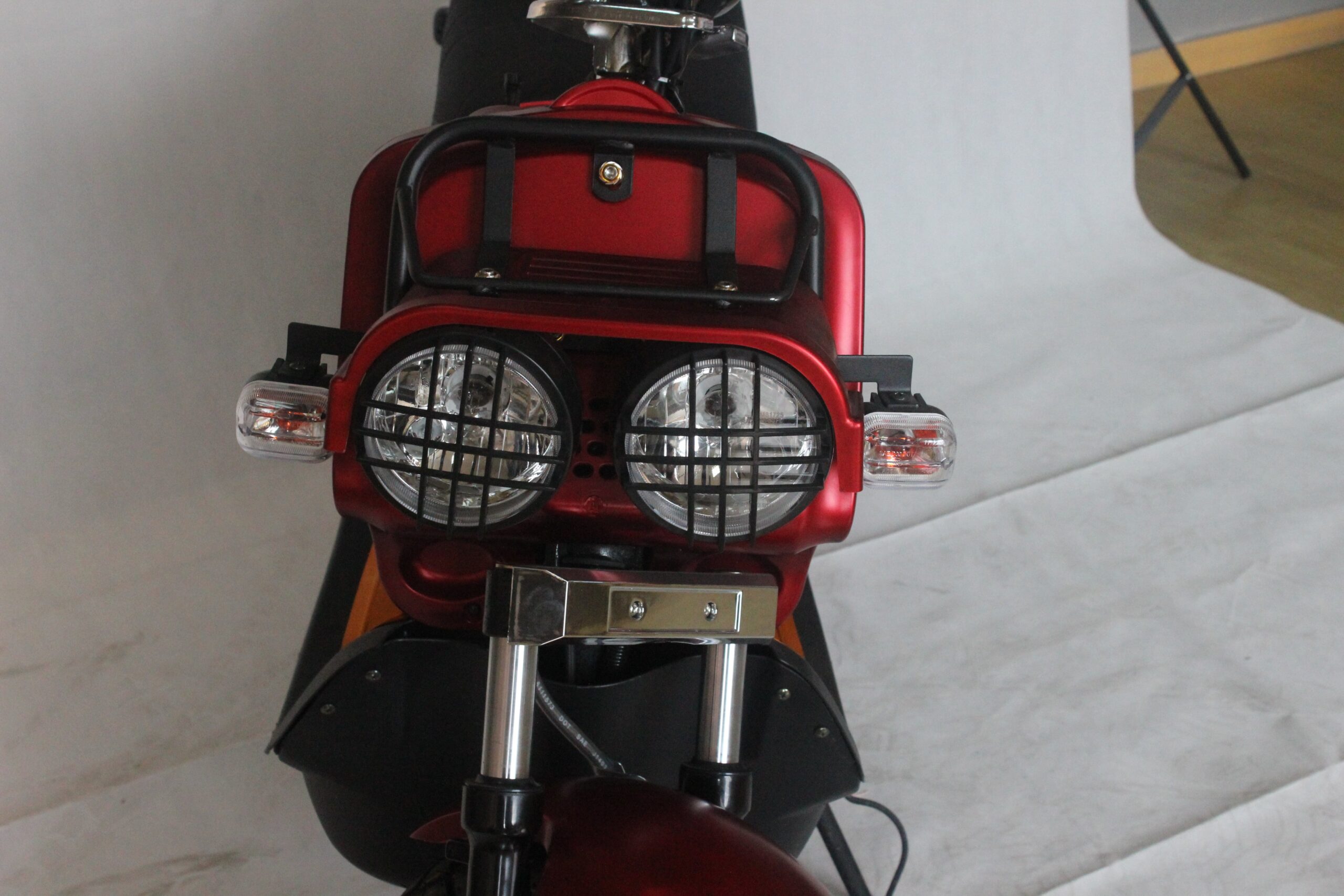 Электроскутер ElWinn Zuma — изображение 8