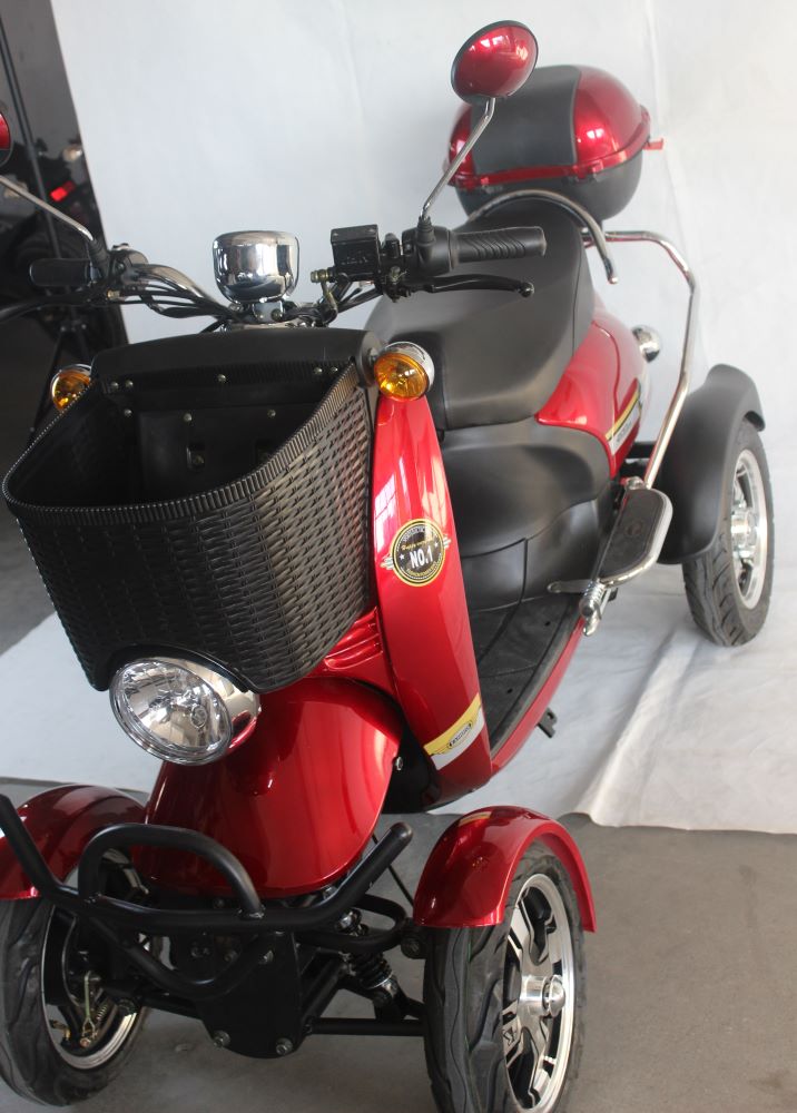 Скутер квадроцикл Elwinn ES-135 — изображение 2