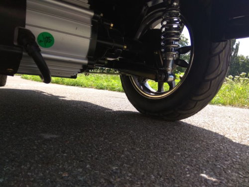 Электро трицикл с кабиной и его двигатель