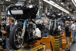 Детальніше про статтю Третій за величиною автовиробник Японії Honda Motor планує призупинити виробництво в Китаї.