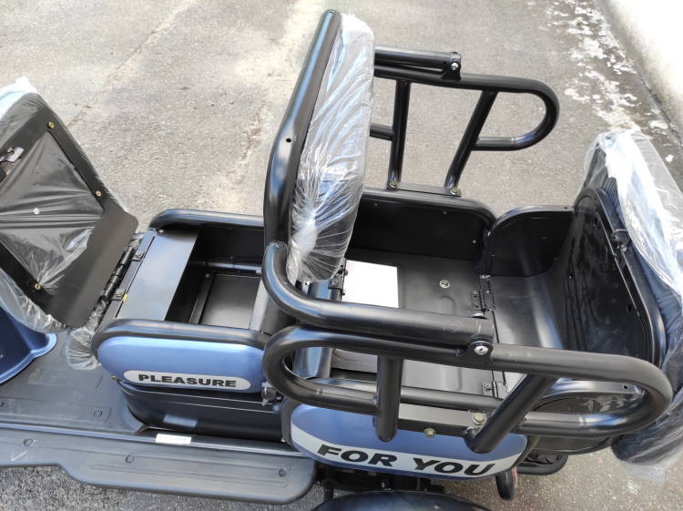 трехколесный электро скутер с большим багажником