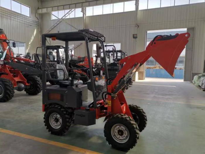 Купить электро трактор с насадками