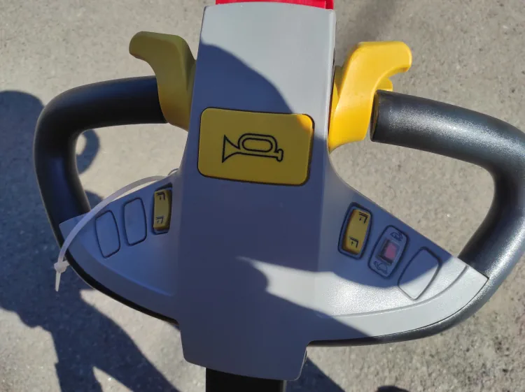 самоходный электро штабелер - панель управления