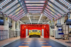 Детальніше про статтю Нові електромобілі Порше Boxster та Macan EV.