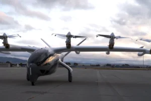 Детальніше про статтю Archer випустила перший електролітак Midnight. 