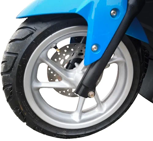 Електроскутер до 3 кВт Elwinn T8 чи скутер Yamaha TMAX