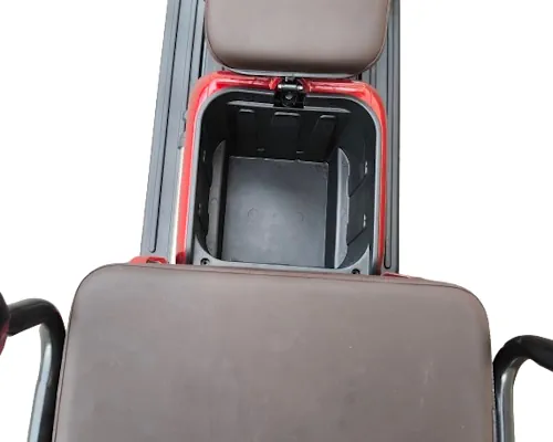 Триколісний скутер з трьома багажниками