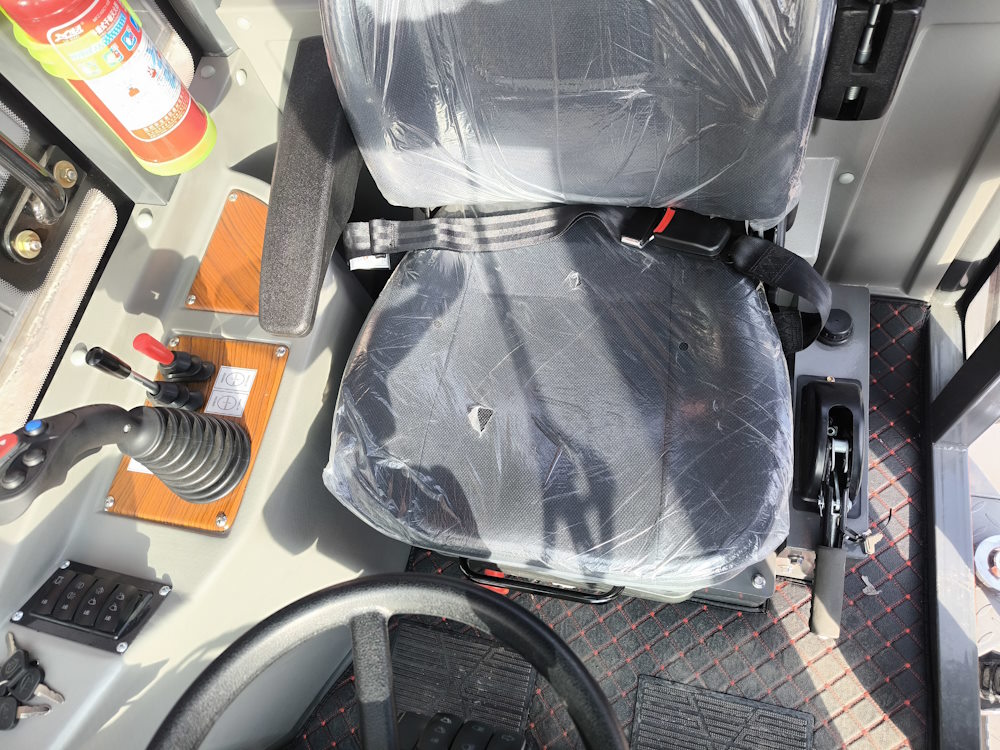 Регулювання керма в електричному тракторі Elwinn EL1200